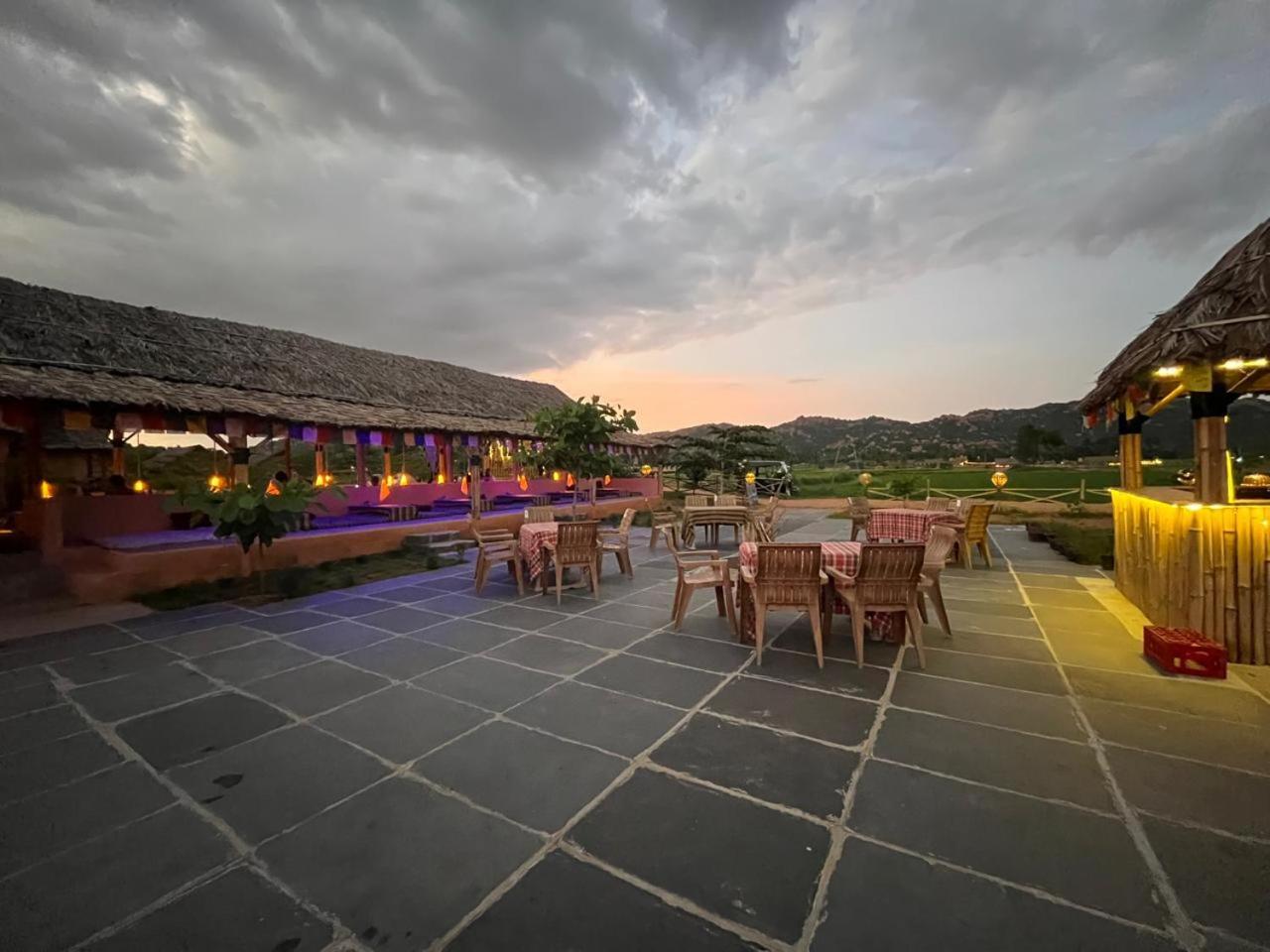 Hampi Rasta Cafe酒店 外观 照片